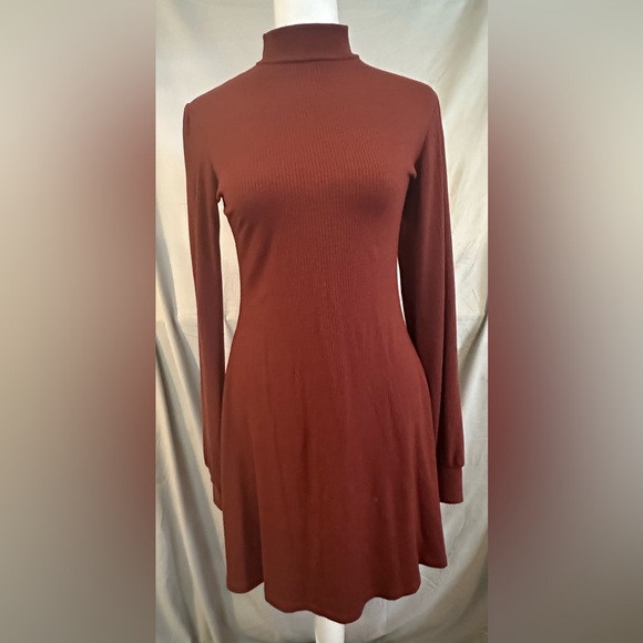 Forever 21 Dresses & Skirts - Forever 21 Long Sleeve Burgandy Dress